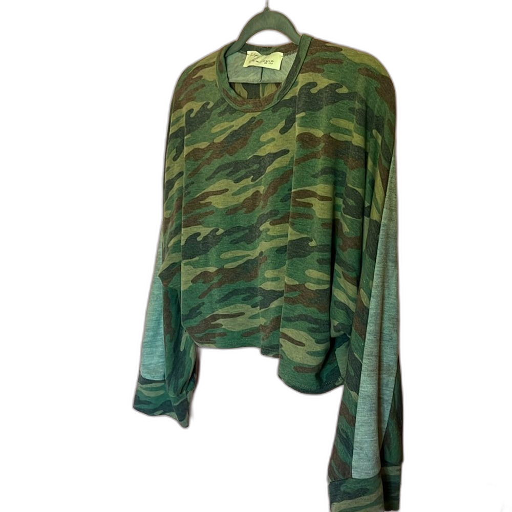 Vintage Havana cropped camouflage top size S